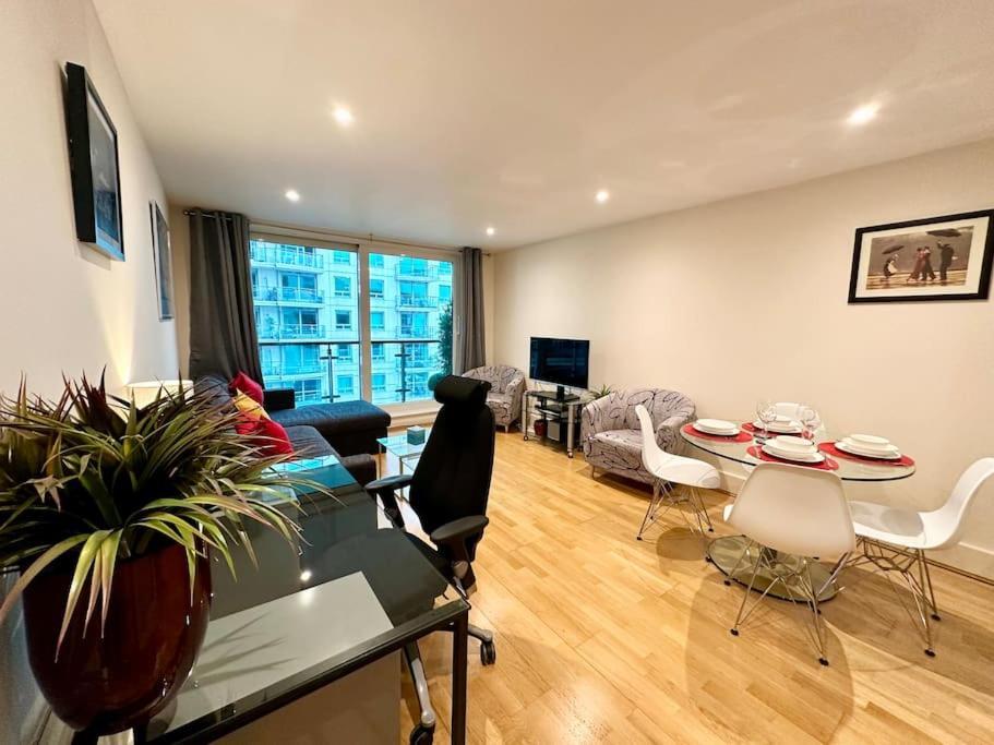 Stunning 2 Bed Thames River View - Central Лондон Экстерьер фото