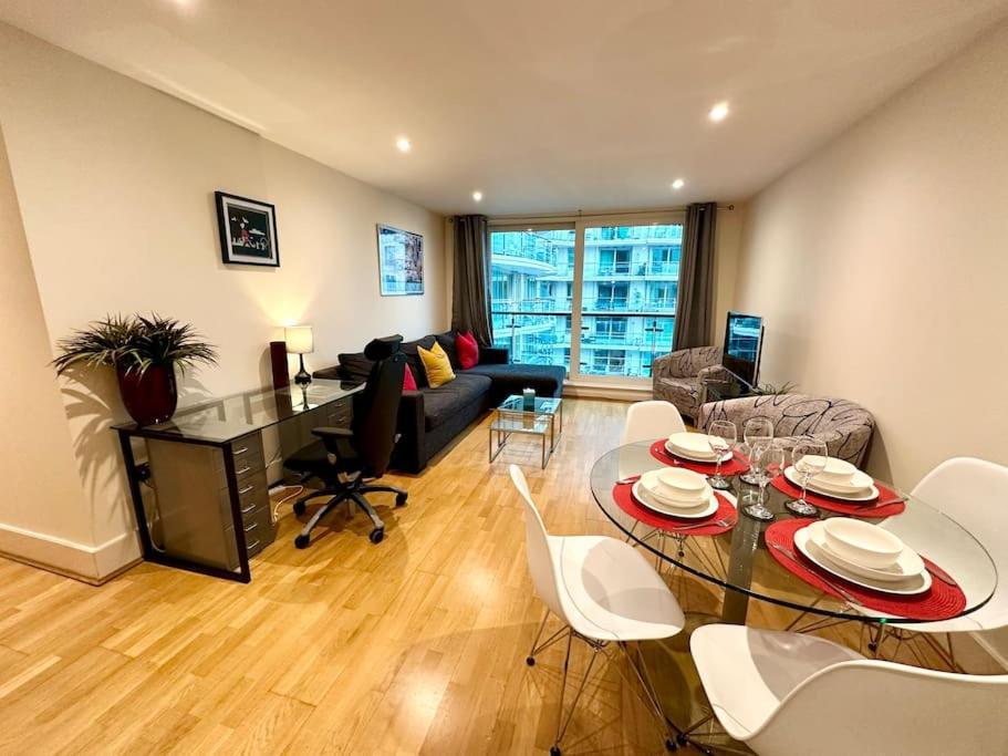 Stunning 2 Bed Thames River View - Central Лондон Экстерьер фото