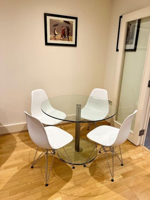 Stunning 2 Bed Thames River View - Central Лондон Экстерьер фото
